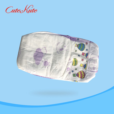 100% Katun Popok Bayi Dengan Pinggang Elastis Penyerap Ekstra Tipis yang Dapat Disesuaikan